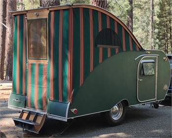 Vintage style trailer. Vintage look, recent build! Must sell! 