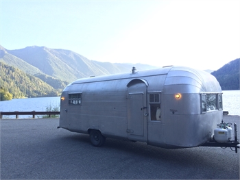 1957 Silver Streak Clipper 23'