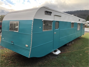 1955 New Moon Style-Liner travel coach