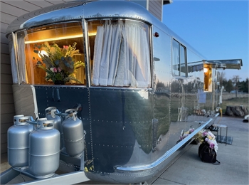 CUSTOM 1946 SPARTAN MANOR - ENTERTAINERS DREAM!!  MOBILE BUSINESS OR PERSONAL USE
